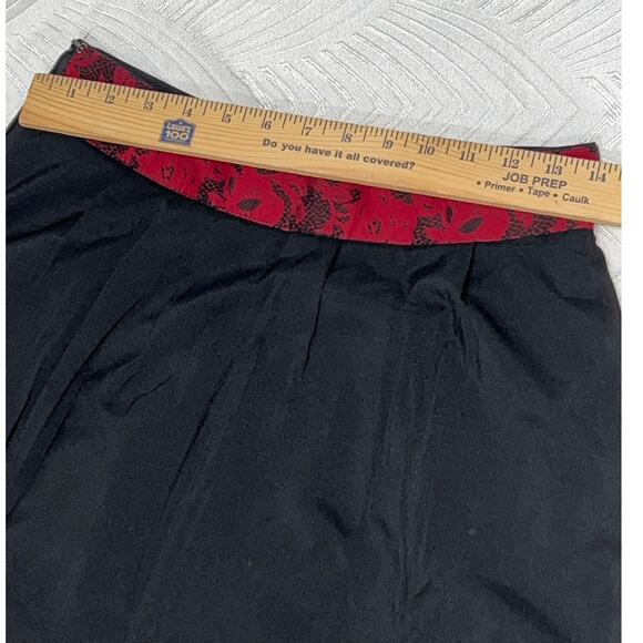 White House Black Market Skirt, Size 4 – Elegant Black, Delicate & Sophisticated - Picture 15 of 16
